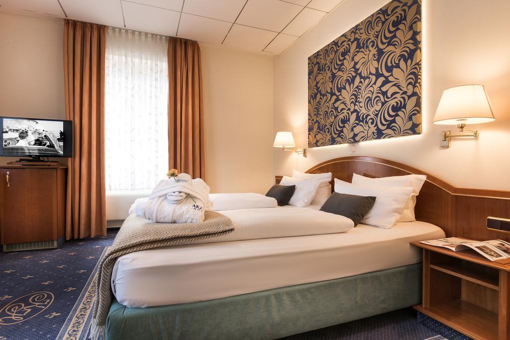Akzent Hotel Koehler Гисен Экстерьер фото