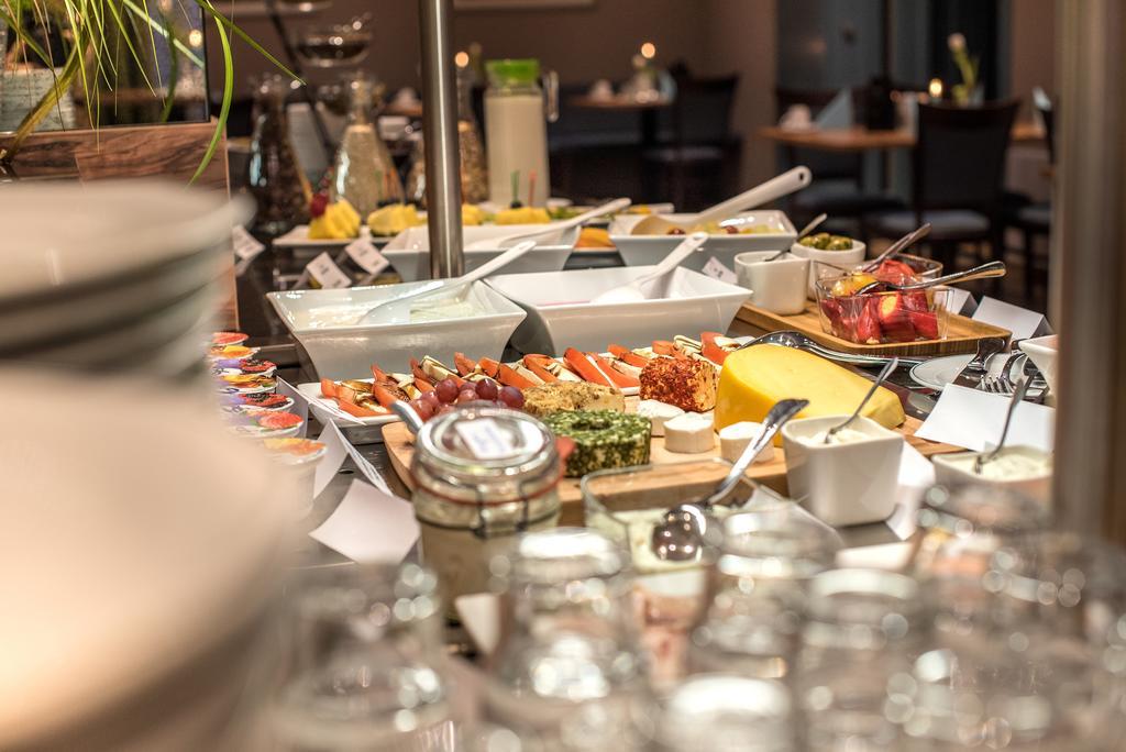 Akzent Hotel Koehler Гисен Экстерьер фото