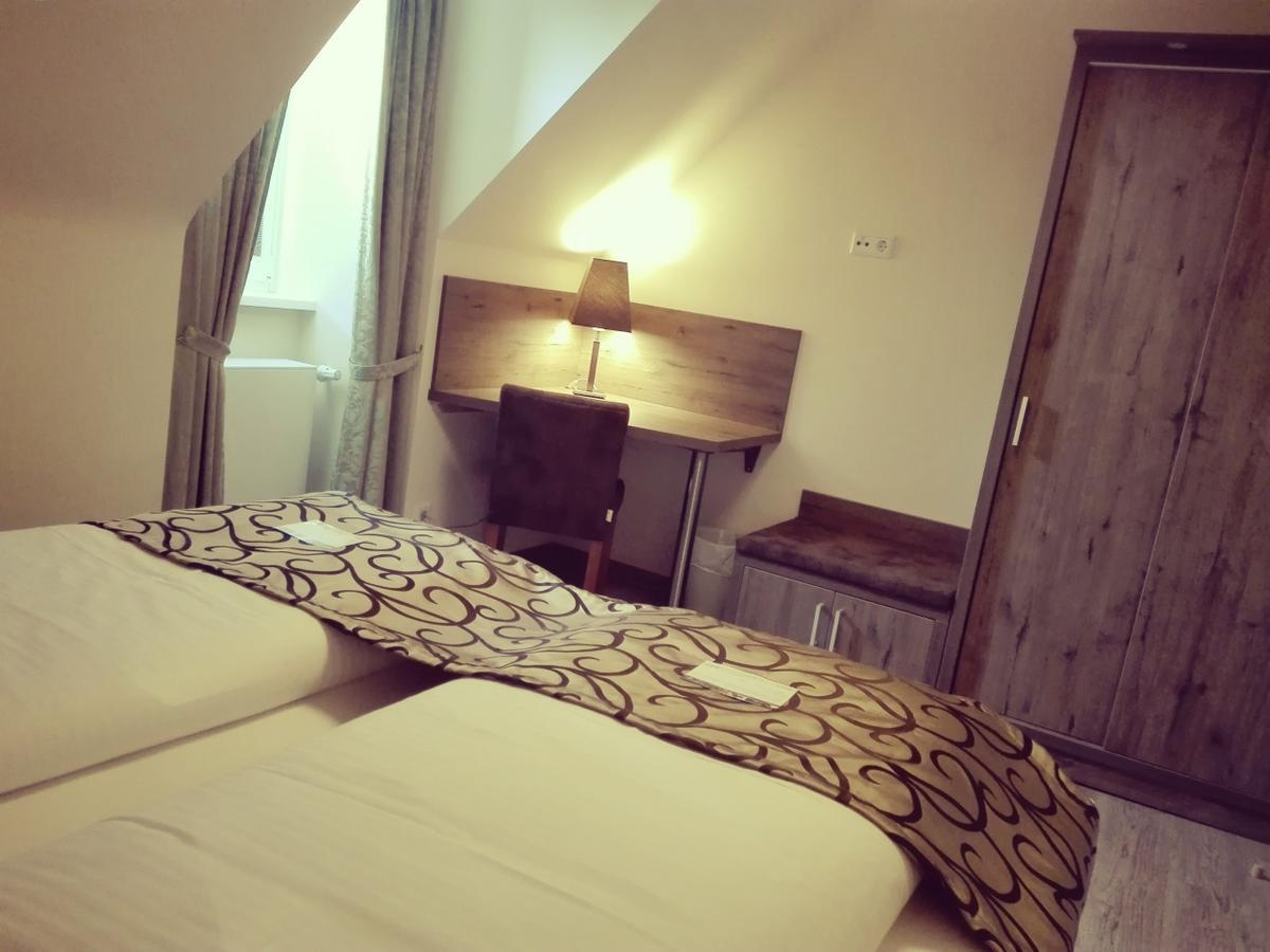 Akzent Hotel Koehler Гисен Экстерьер фото