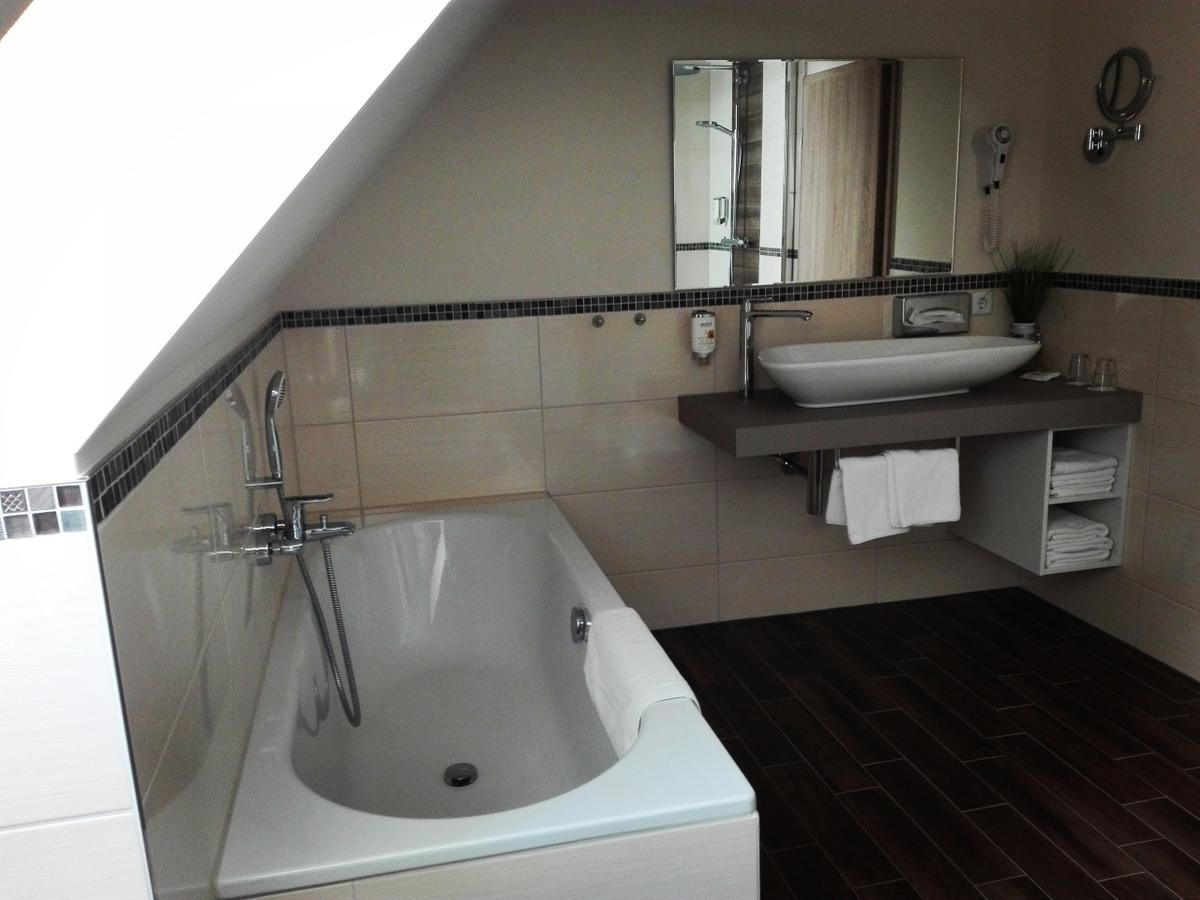 Akzent Hotel Koehler Гисен Экстерьер фото